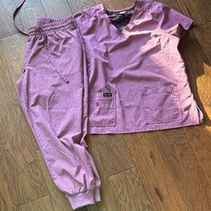 Koi Basics Pink Scrub Set 🏥